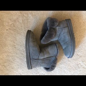 Gray bailey button uggs